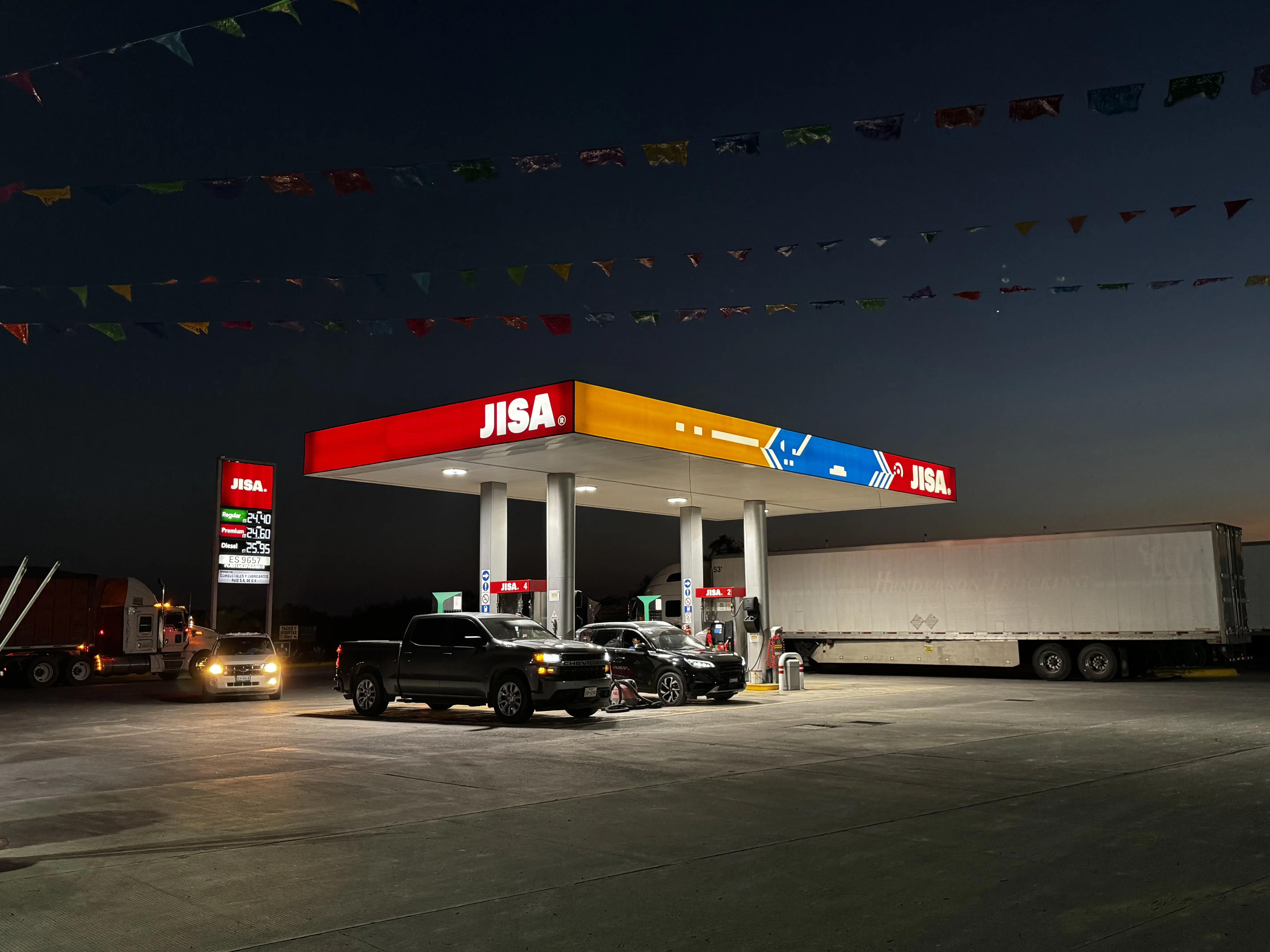 Imagen en Gasolinería Bandera Blanca - Acebo Construcciones